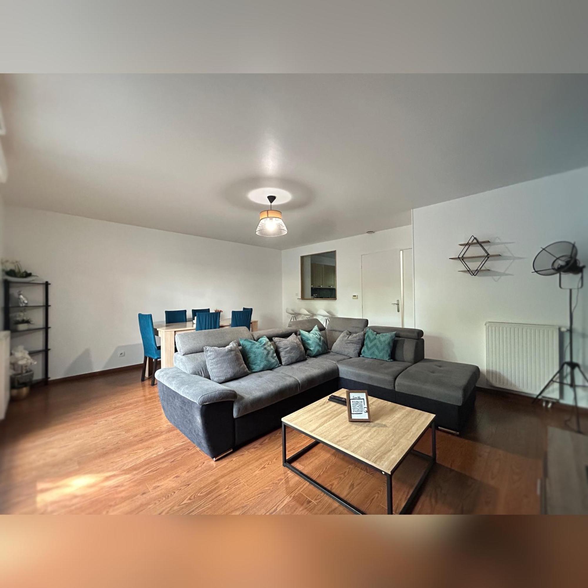 Le Duplex Chessy - 15Min From Disneyland - 2 Private Parkings - Garden - Kingsize & Queensize Bed - Supermarket Behind The House Luaran gambar