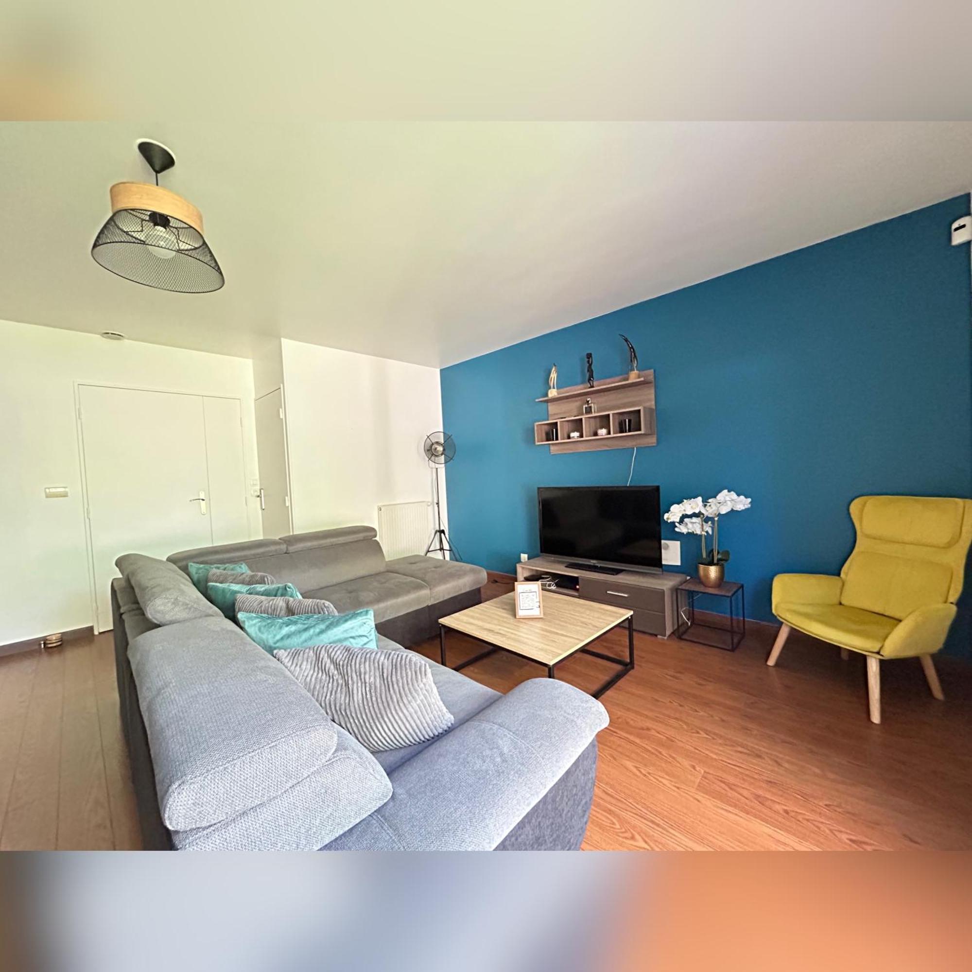 Le Duplex Chessy - 15Min From Disneyland - 2 Private Parkings - Garden - Kingsize & Queensize Bed - Supermarket Behind The House Luaran gambar